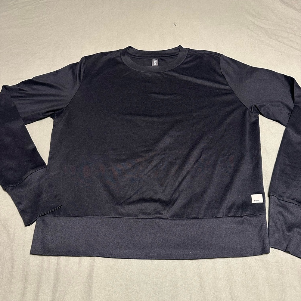 Vuori Women's Black Long Sleeve Tee
